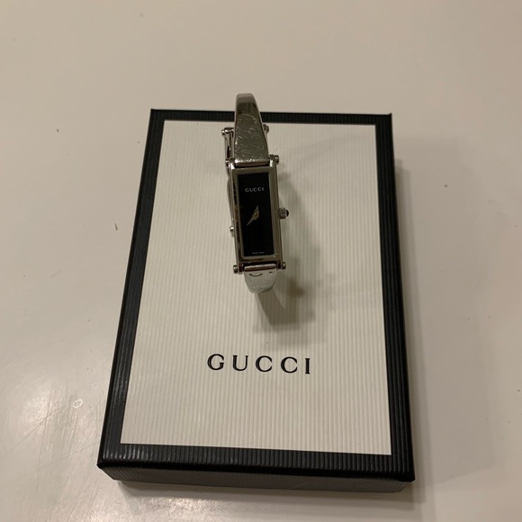 Gucci Vintage Watch with Box & Duster - Picture 5 of 13